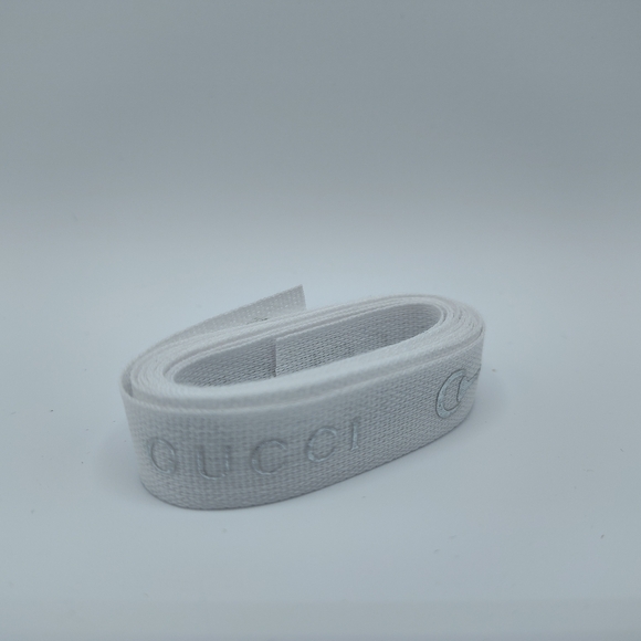Gucci White Silver Horsebit Cross-Grain Ribbon .63” Wide 2 Yards Lux Gift Wrap - Picture 3 of 3